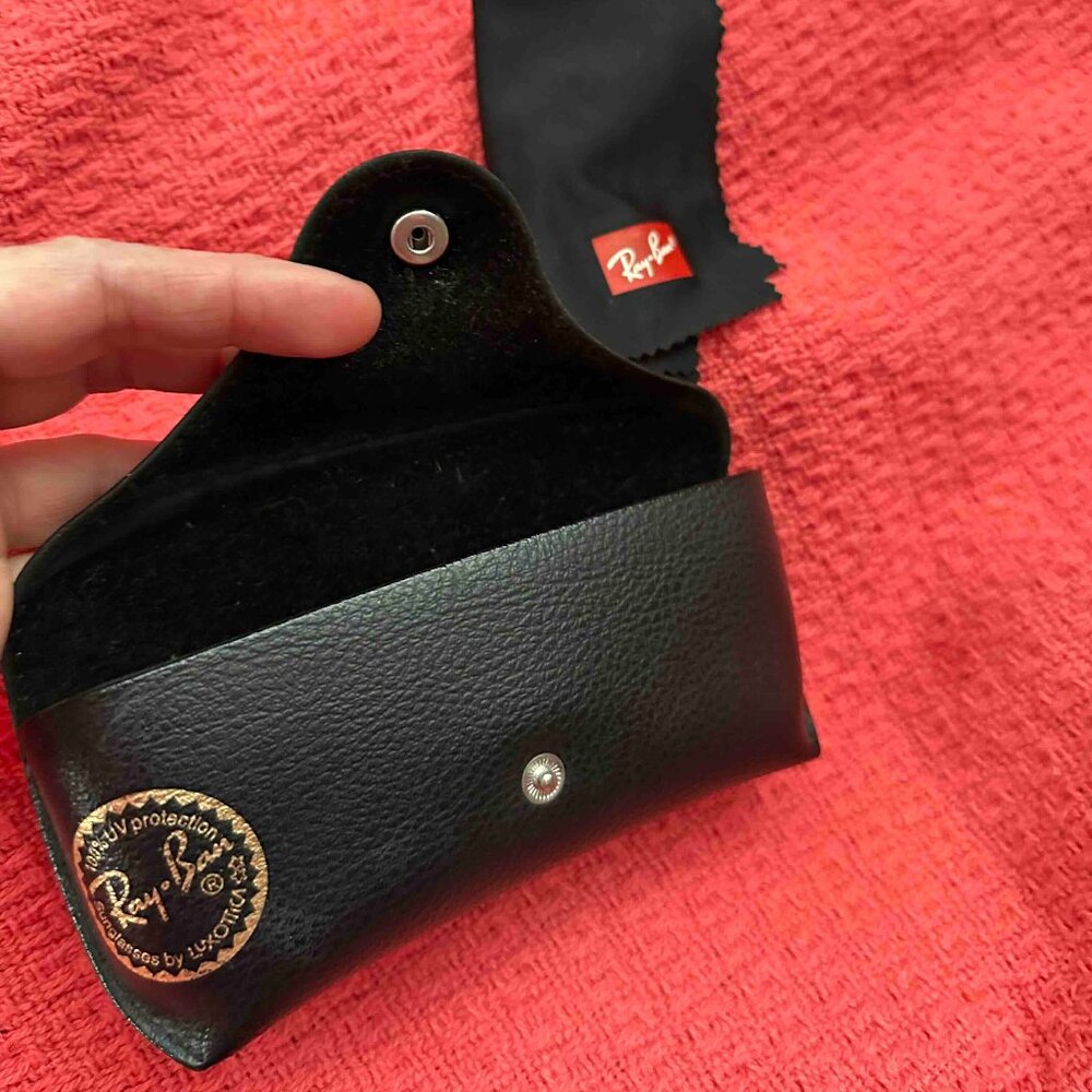 Ray-ban sunglasses Case w/ Cloth (case / cloth only)